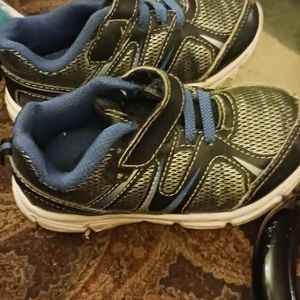 Size 8 toddler shoes